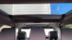 Land Rover Discovery 3.0 D300 Dynamic SE 5dr Auto Diesel Station Wagon